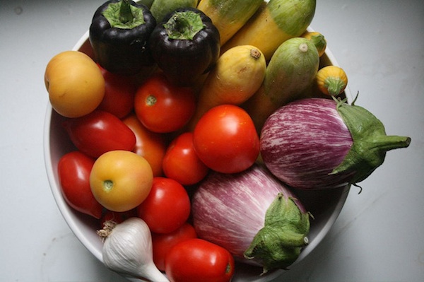 Whether you’re looking for tips on frugal living, skills to be more self sufficient, or just want to learn more about simple living, you’re going to love these homesteading ideas. These 10 hacks will teach you how homesteaders save money in practical ways. Stop by for all the details. Whether you’re looking for tips on frugal living, skills to be more self sufficient, or just want to learn more about simple living, you’re going to love these homesteading ideas. These 10 hacks will teach you how homesteaders save money in practical ways. Stop by for all the details.