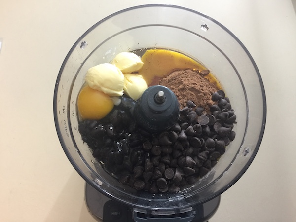 blender full of ingredients for black bean chocolate chip cookies