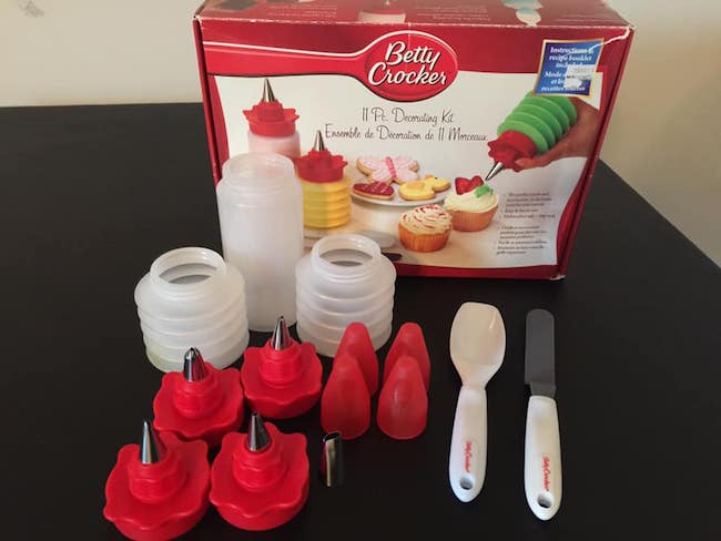 Betty Crocker decorating kit