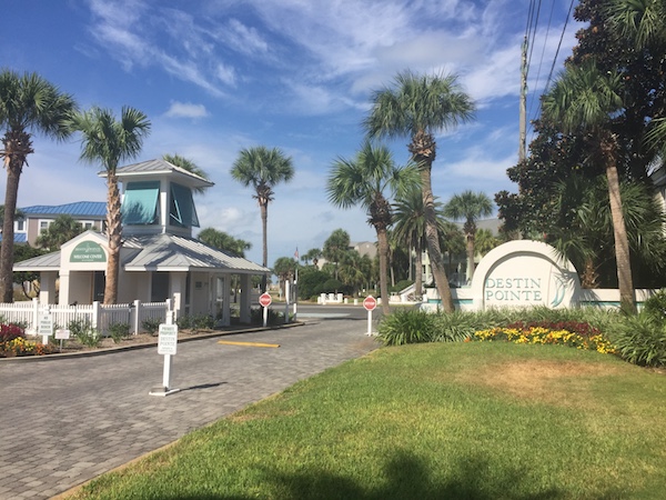 destin pointe entrance