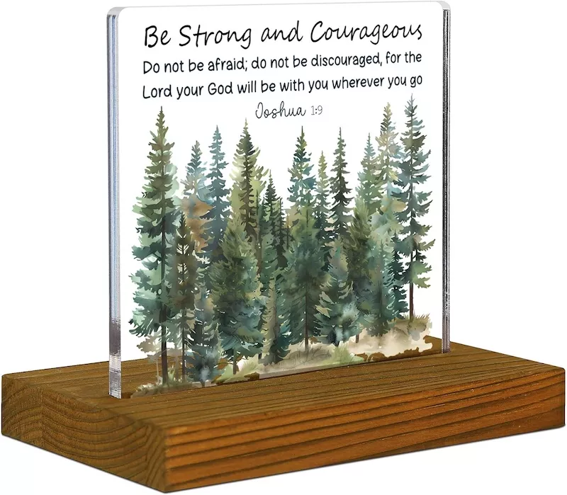 Be strong and courageous Joshua 1:9 desk sign with tree design – Christian room décor for teen boys